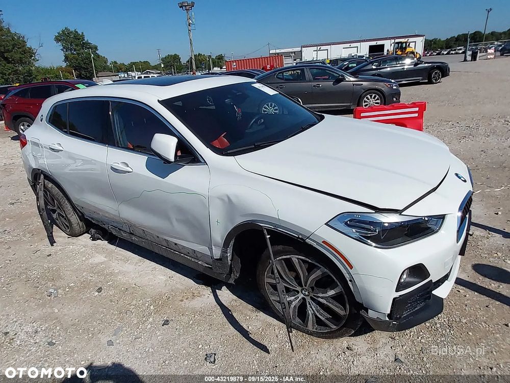 BMW X2 xDrive20i Advantage Plus - 3