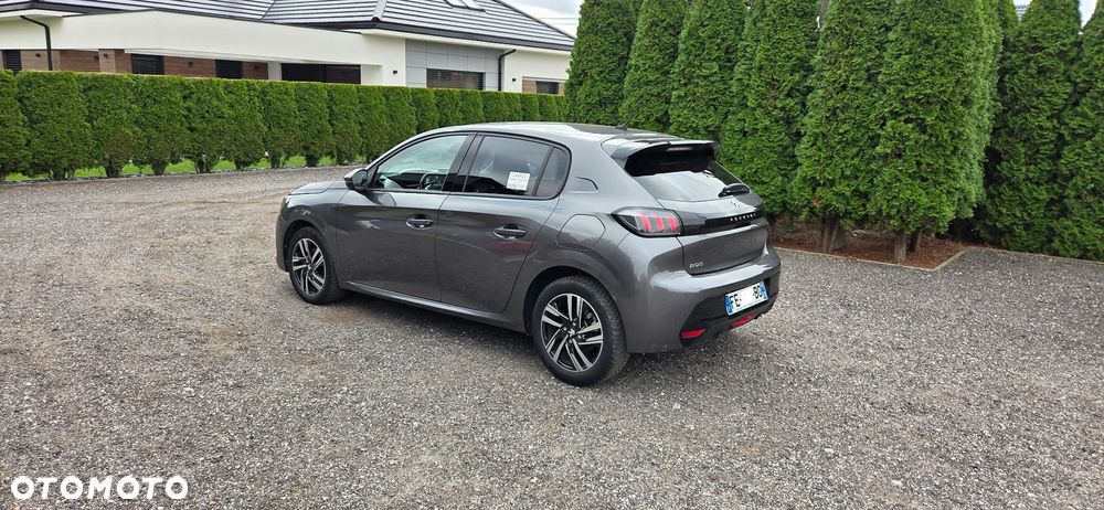Peugeot 208 - 4