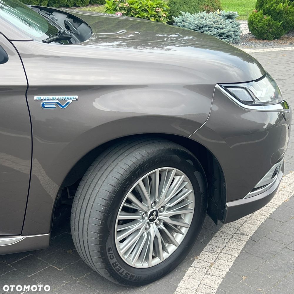 Mitsubishi Outlander 2.4 4WD Diamant - 20
