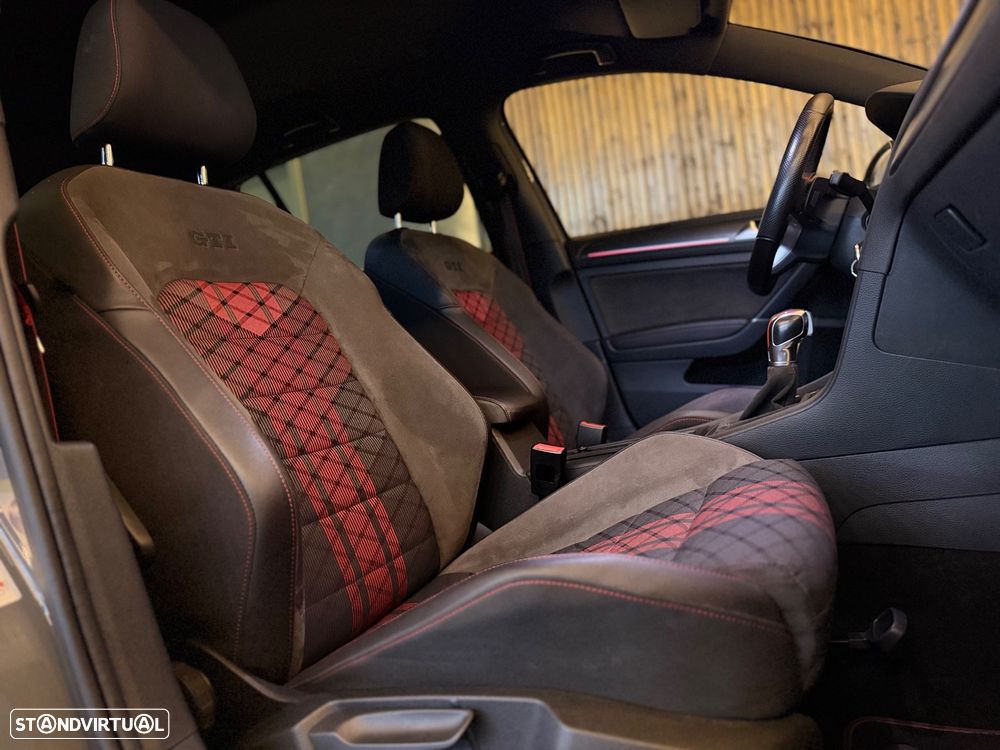 VW Golf GTI TCR 2.0 TSI OPF DSG - 22