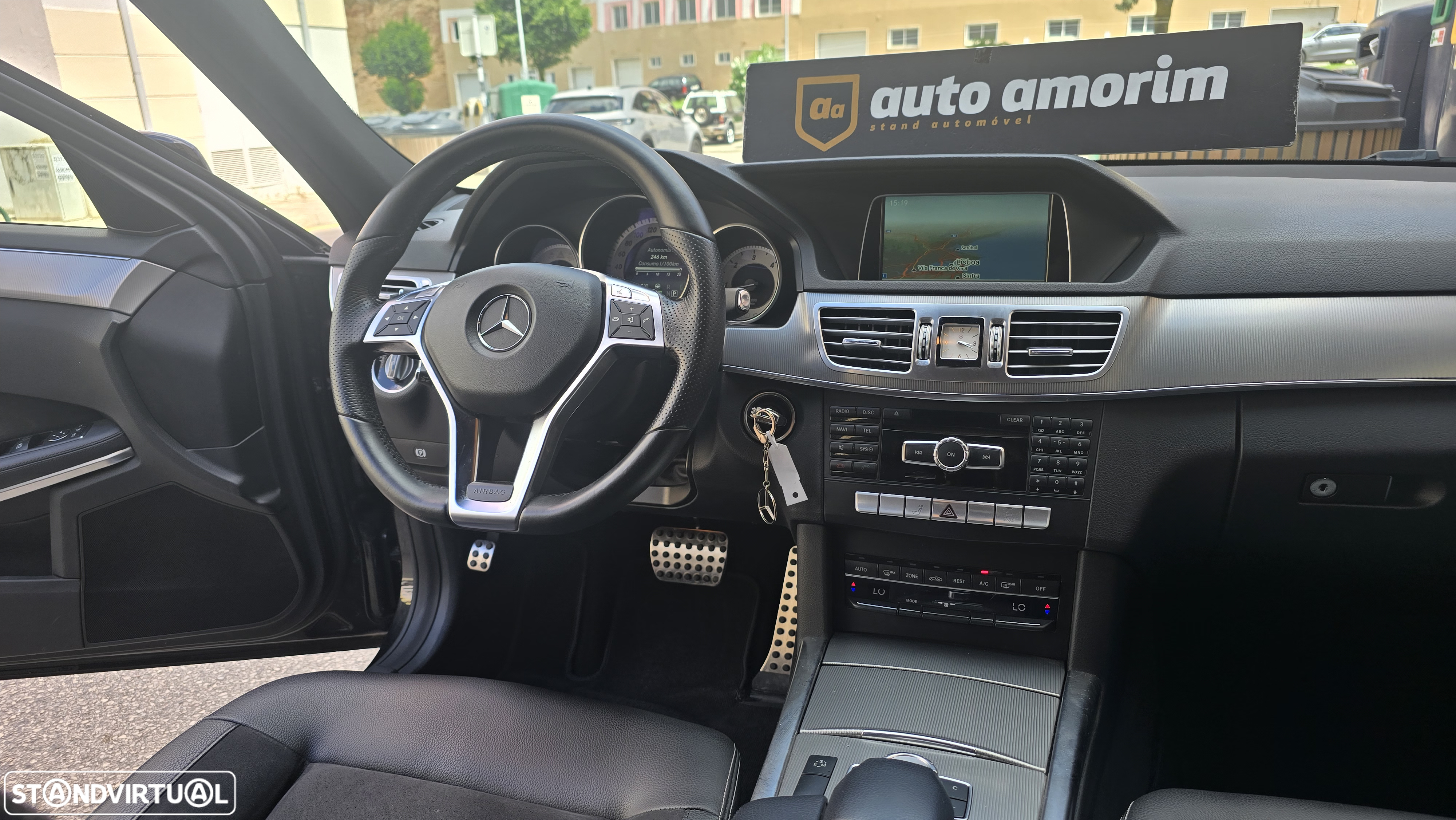 Mercedes-Benz E 300 Bluetec Hybrid Avantgarde - 26