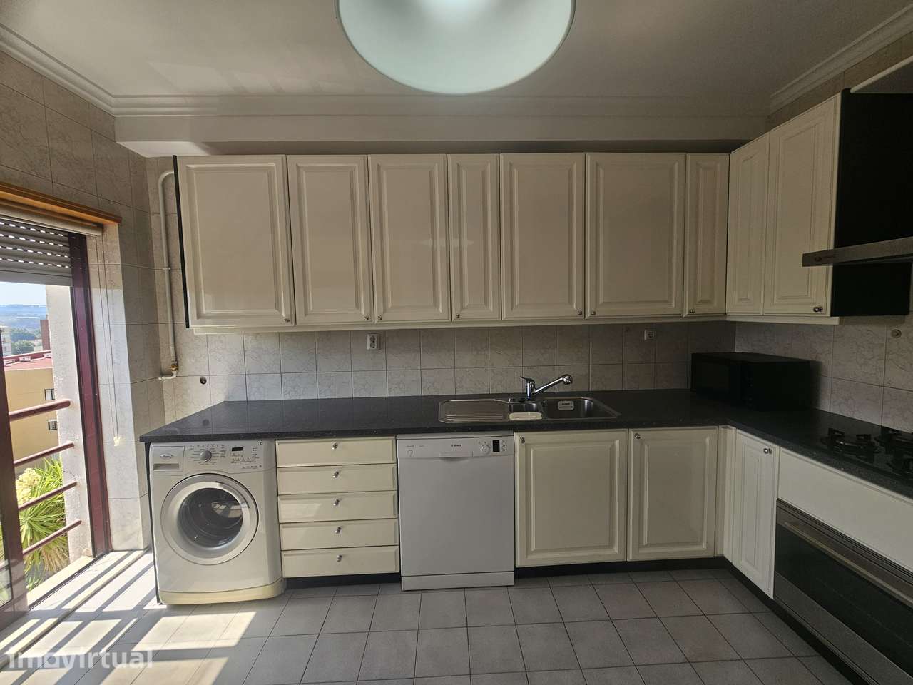 Apartamento T4 com garagem e varanda em Vila Real - Grande imagem: 3/16