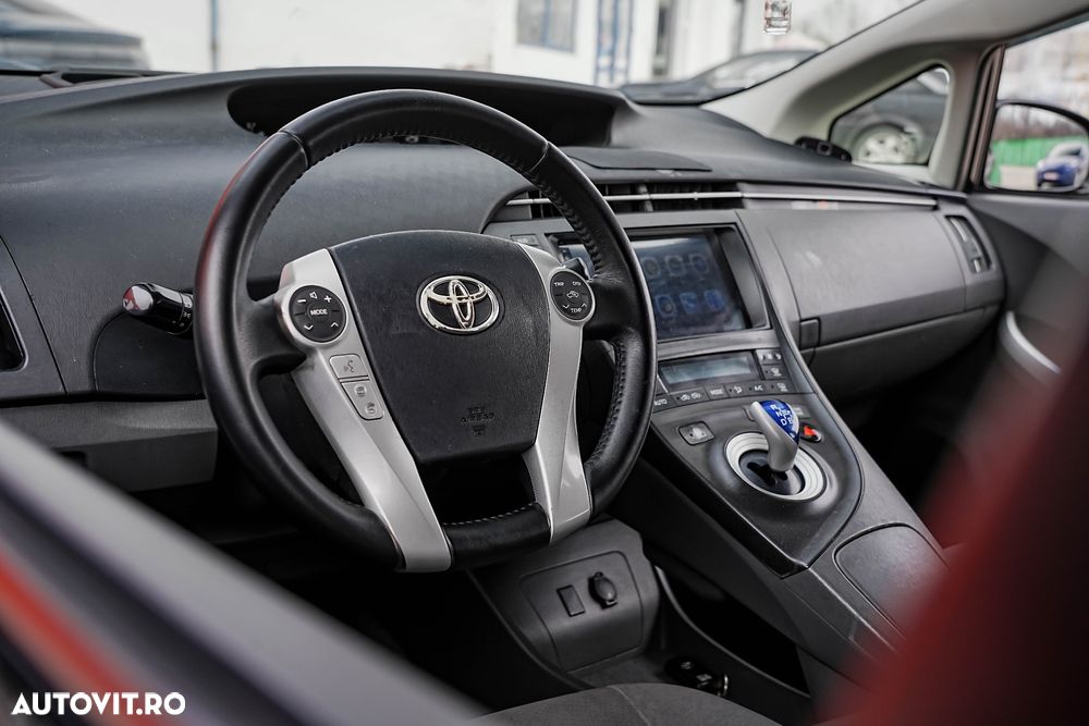 Toyota Prius (Hybrid) Comfort - 7
