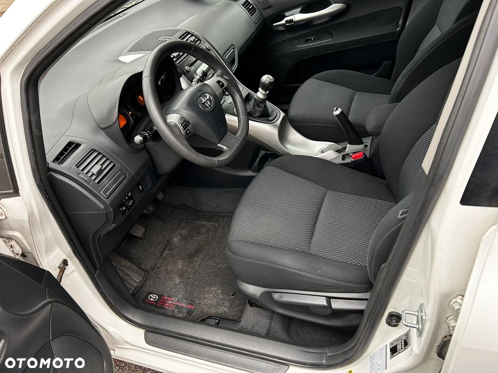 Toyota Auris 1.6 Premium - 13