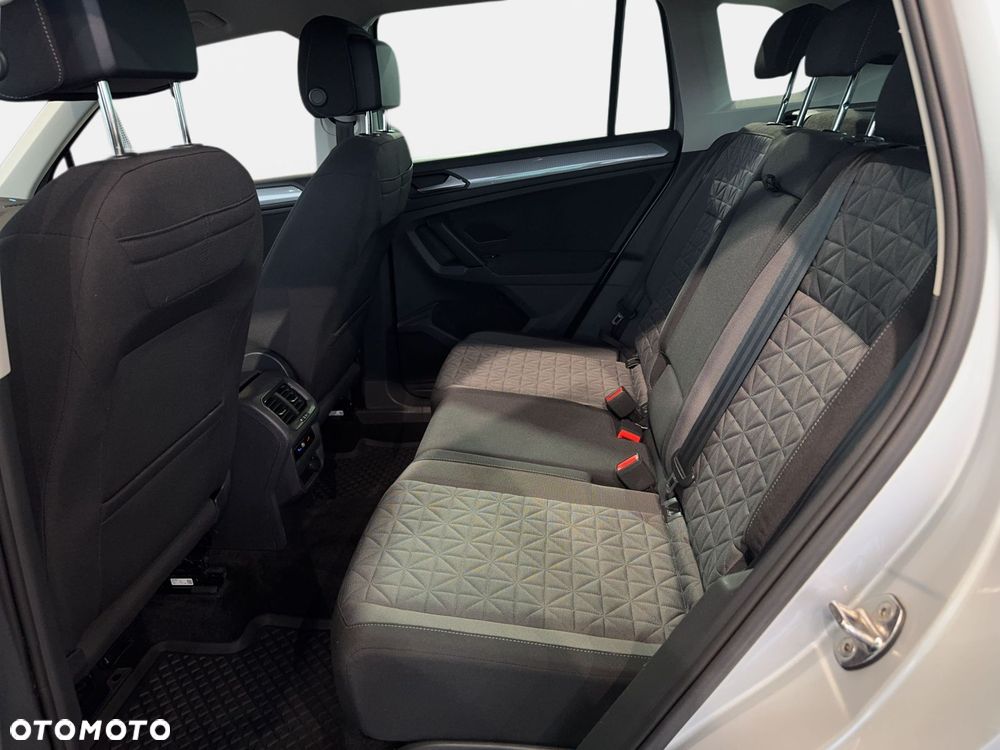 Volkswagen Tiguan - 14