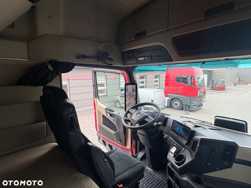 Mercedes-Benz Actros - 18