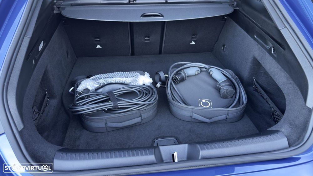 Mercedes-Benz CLA 250 e Shooting Brake AMG Line - 35