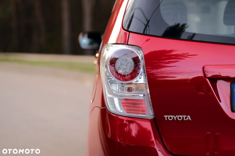 Toyota Verso 1.8 Premium EU5 - 14