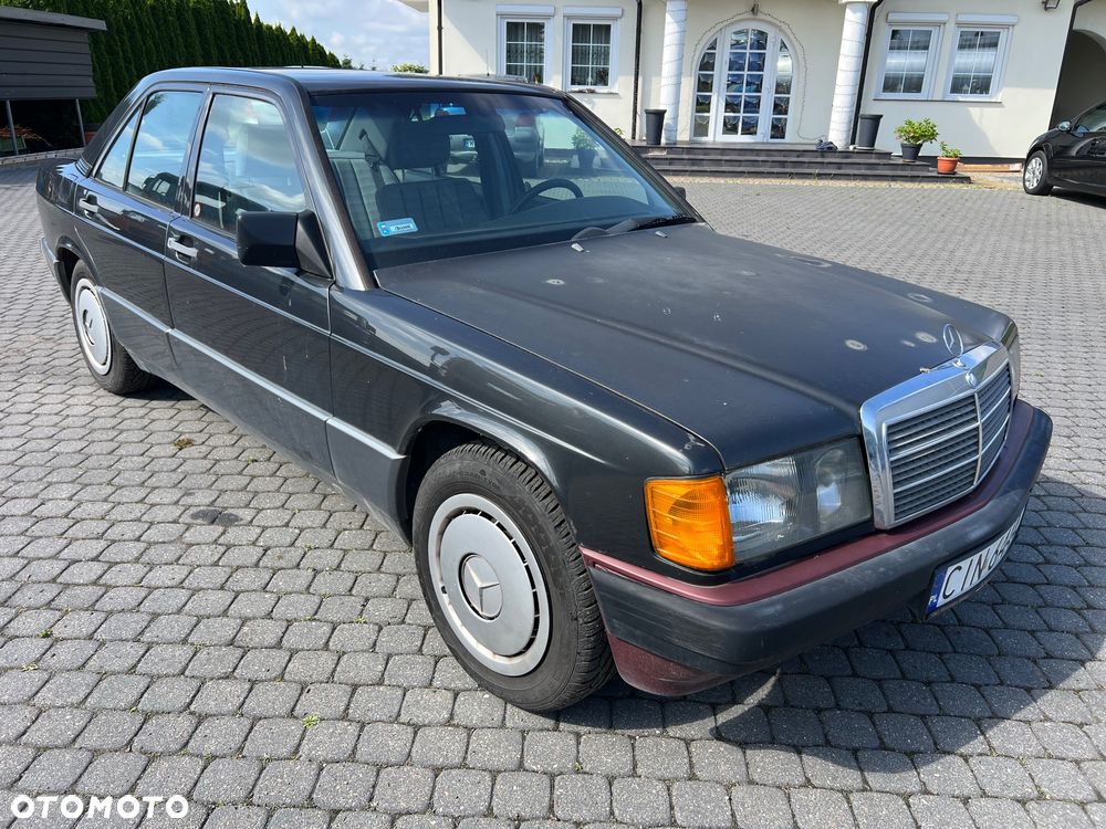 Mercedes-Benz W201 (190) - 1
