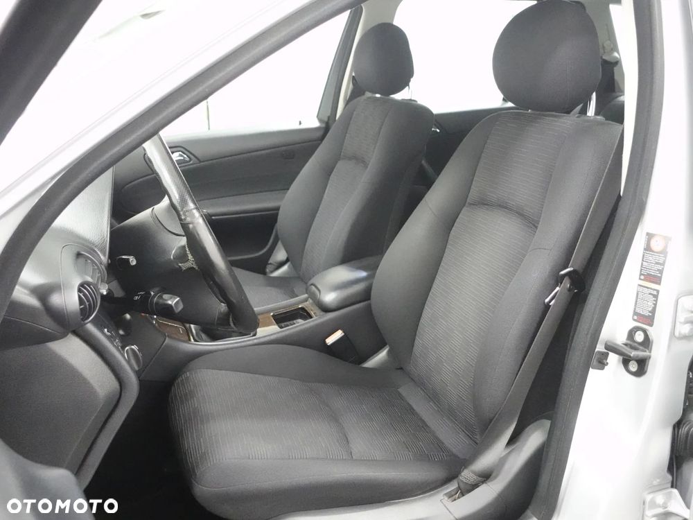 Mercedes-Benz Klasa C 220 CDI Classic - 20