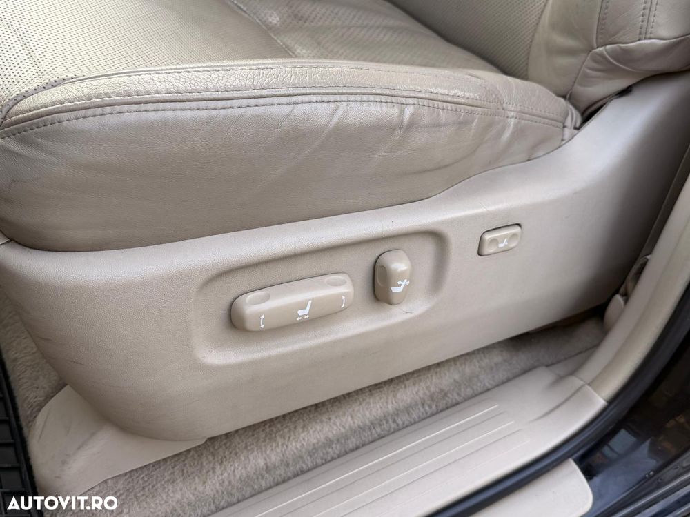 Toyota Land Cruiser - 15