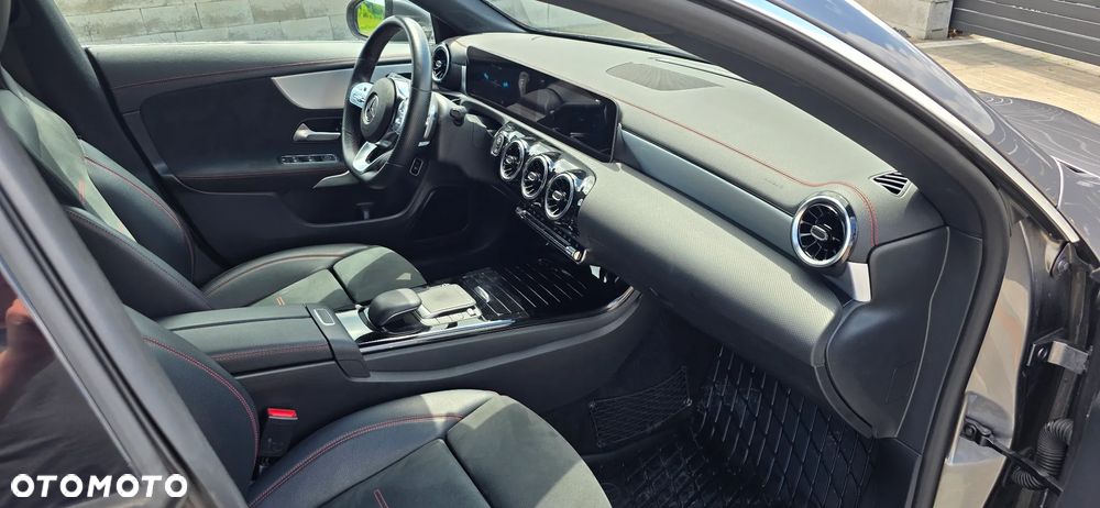 Mercedes-Benz CLA 200 d 8G-DCT AMG Line - 10
