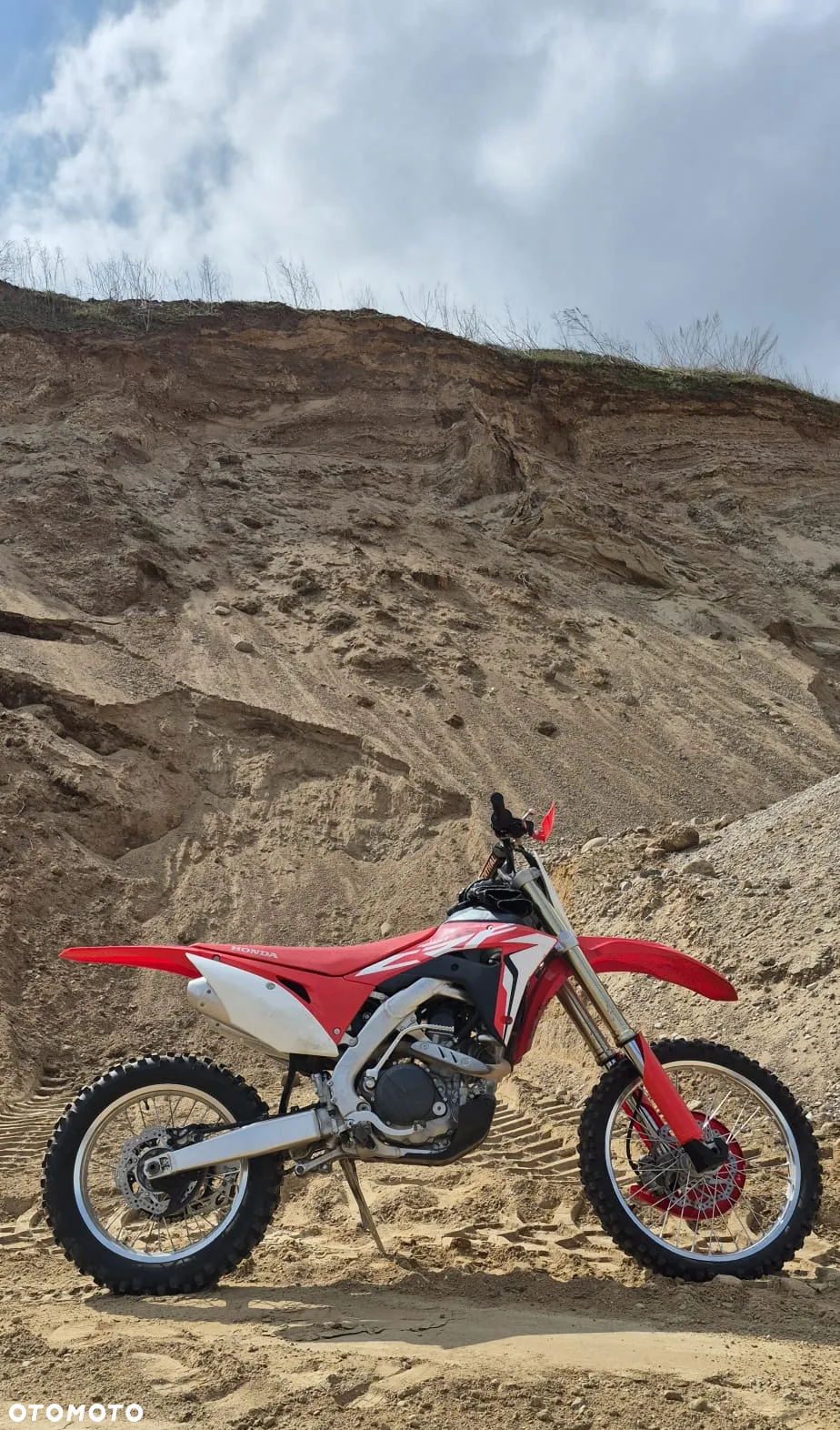 Honda CRF - 9