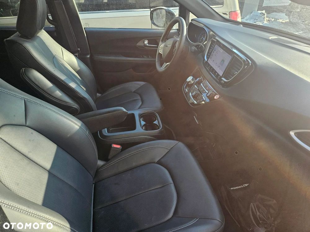 Chrysler Pacifica - 7