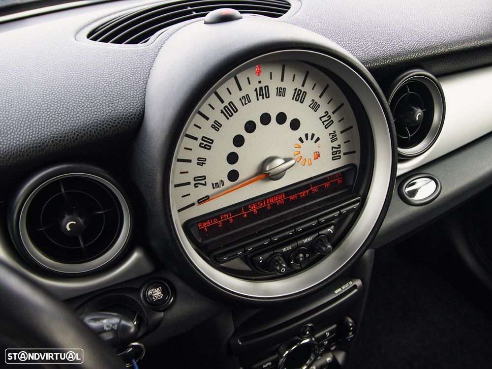 MINI 3 Portas One D - 17
