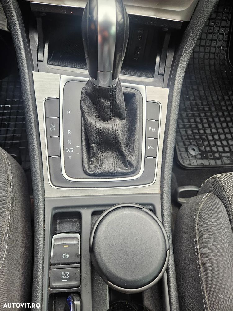 Volkswagen Golf - 12