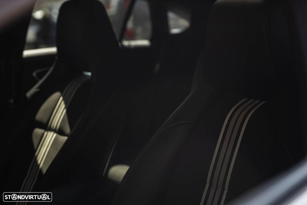 Mercedes-Benz CLA 200 d Shooting Brake AMG Line Aut. - 19