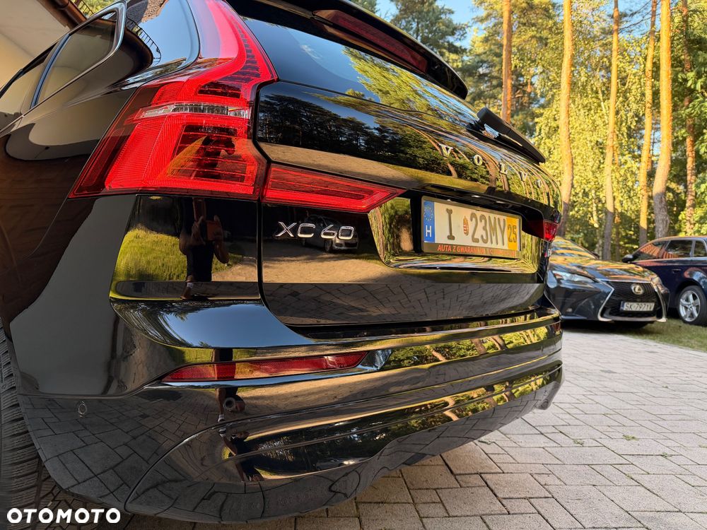 Volvo XC 60 B4 D AWD Geartronic Momentum Pro - 37