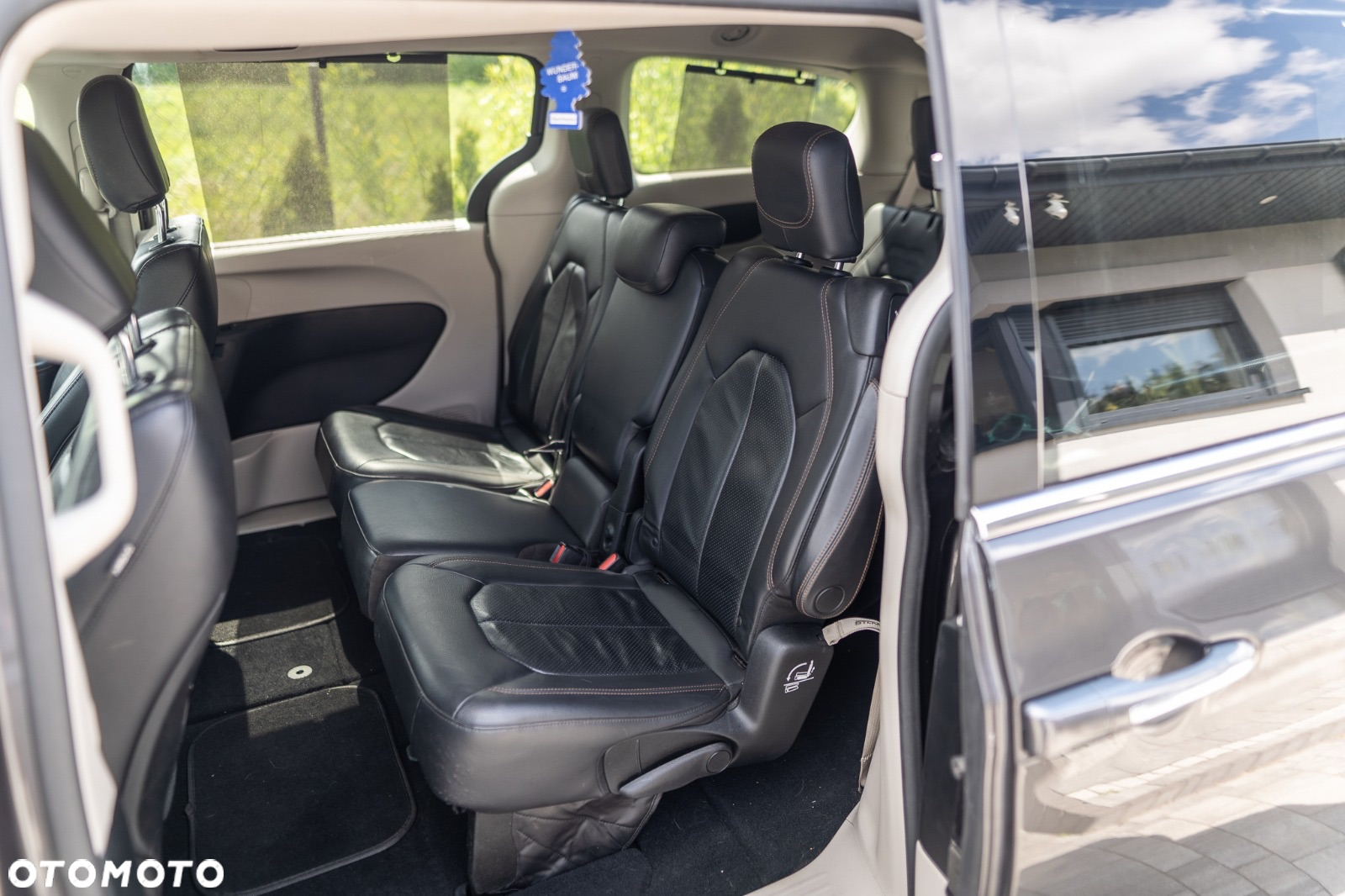 Chrysler Pacifica - 15
