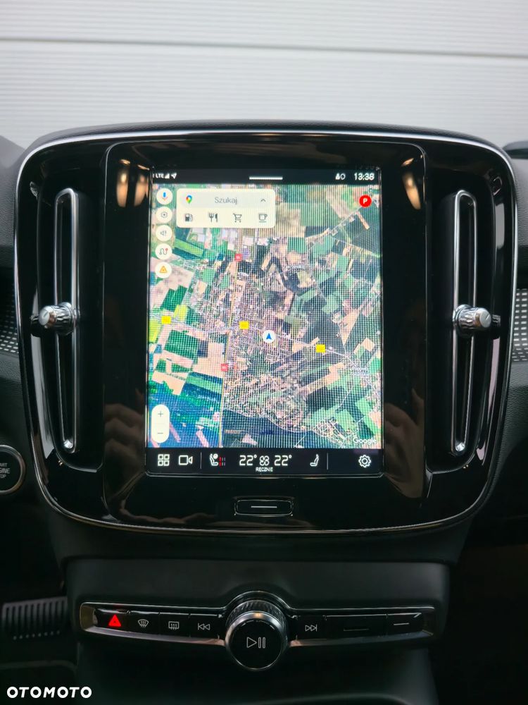 Volvo XC 40 B3 B DKG Plus Black Edition - 36