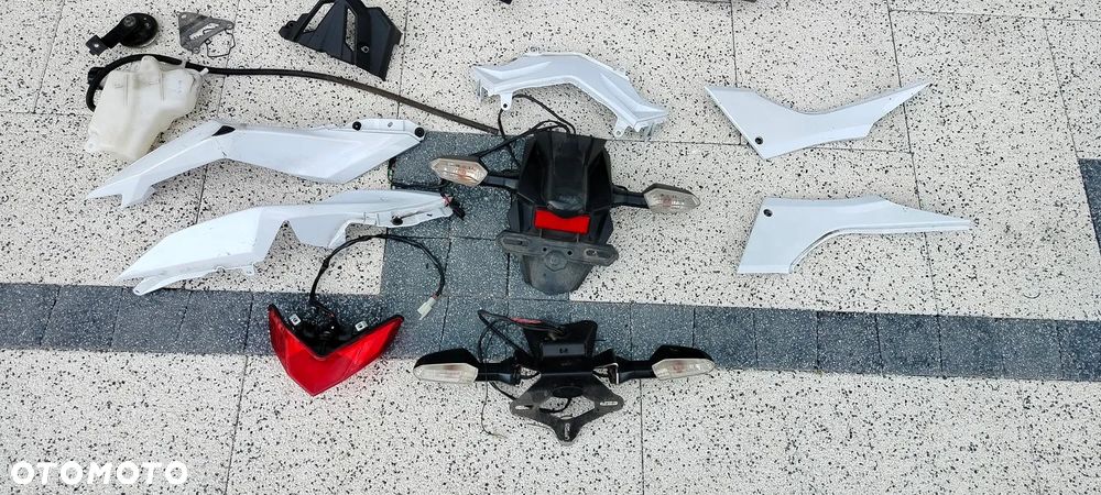 KAWASAKI NINJA 300 LAMPA REFLEKTOR CZASZA OWIEWKA WYPEŁNIENIE OGON LUSTERKO - 2