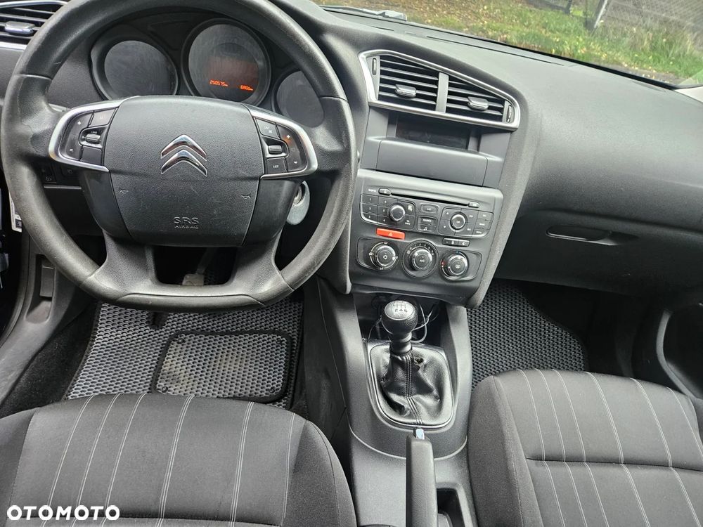 Citroën C4 1.6 HDi Attraction - 12