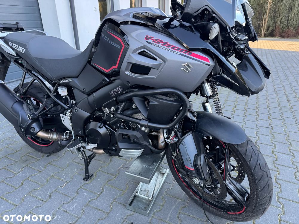 Suzuki V-STROM - 10