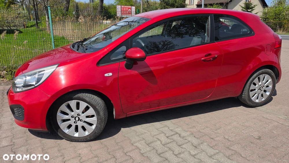 Kia Rio 1.2 Dream Team Edition - 28