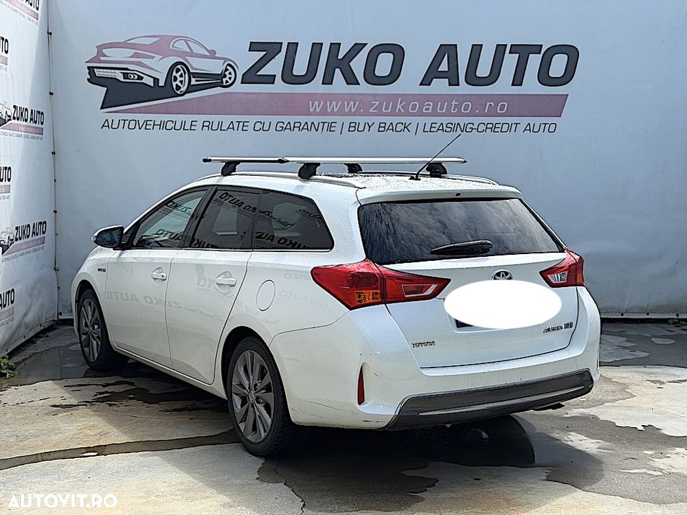 Toyota Auris 1.8 L VVT-i Luna - 4