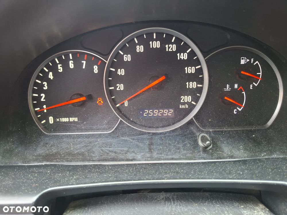 Suzuki Grand Vitara 1.6 Comfort Limited - 27