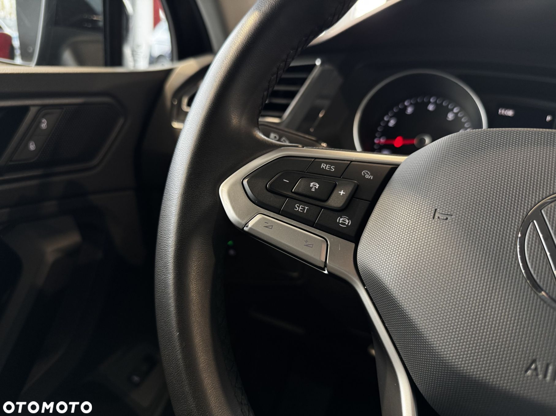 Volkswagen Tiguan - 21