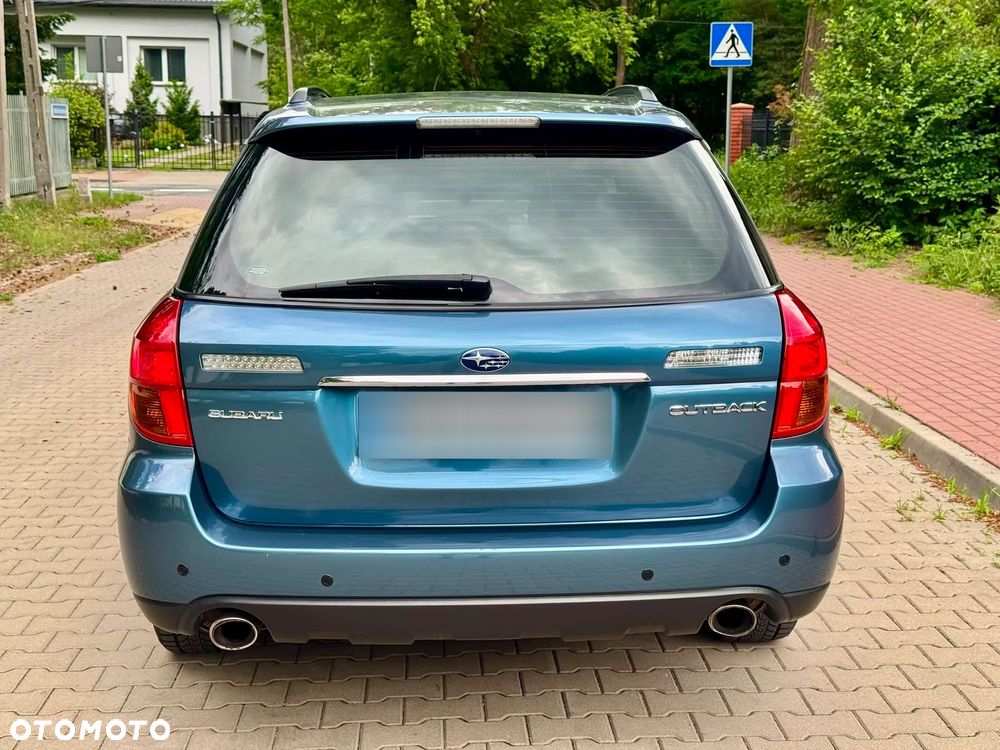 Subaru Outback 3.0 H6 - 8