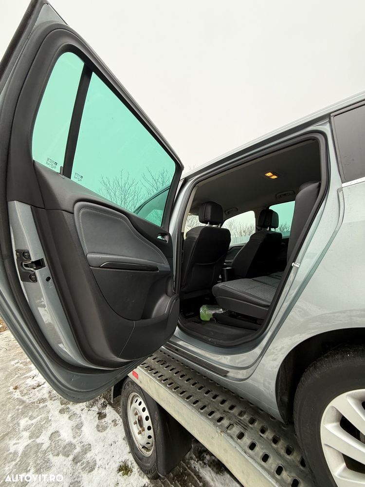 Dezmembrări auto opel Zafira C Tourer 2013 ecoo m turbo benzină 16 gri cu 7 locuri volan pe stanga navigație etc - 14