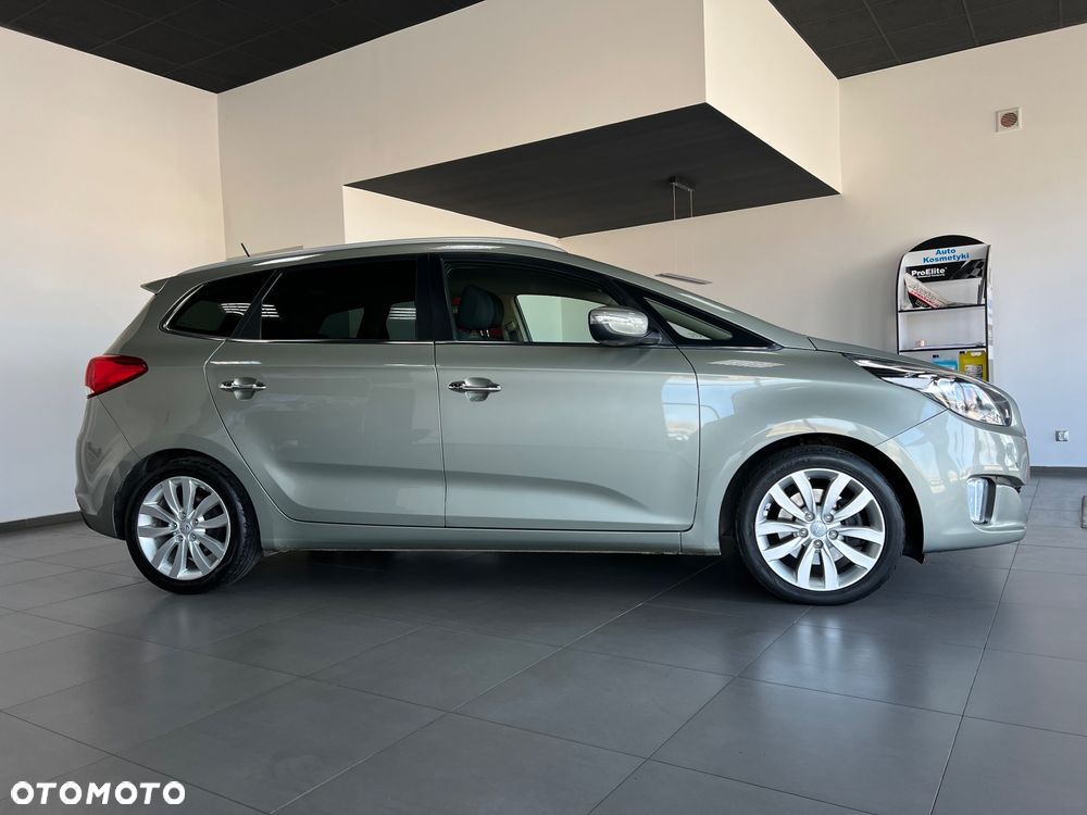 Kia Carens - 7