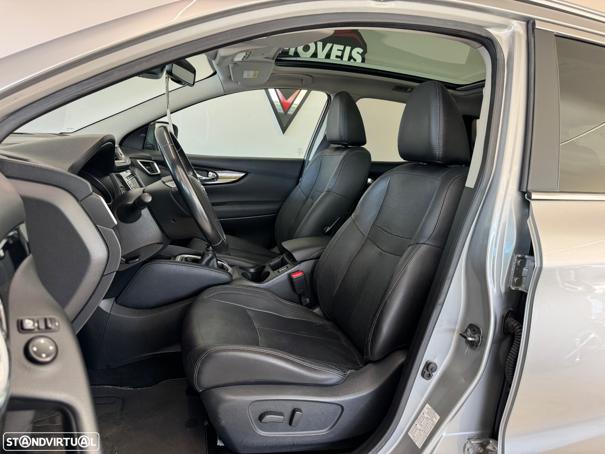 Nissan Qashqai 1.5 dCi TEKNA - 9