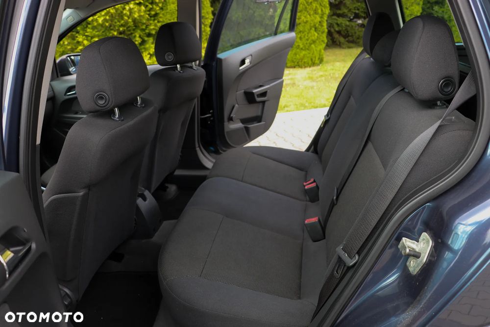 Opel Astra 1.6 Exklusiv - 24