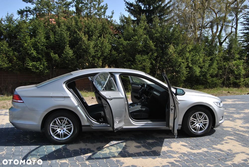Volkswagen Passat 1.6 TDI BMT Comfortline - 9