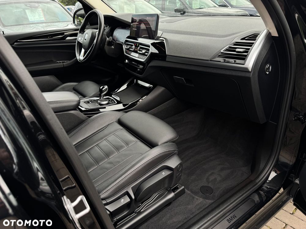 BMW X3 sDrive18d MHEV Luxury Line - 28