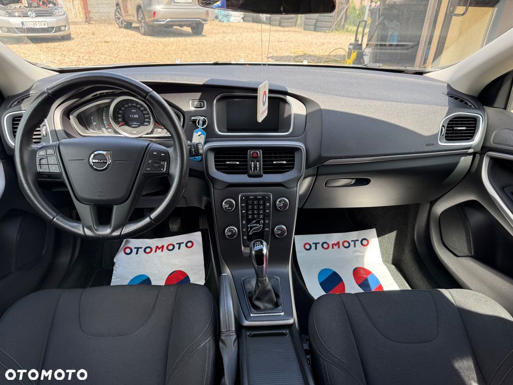 Volvo V40 D2 Kinetic - 19