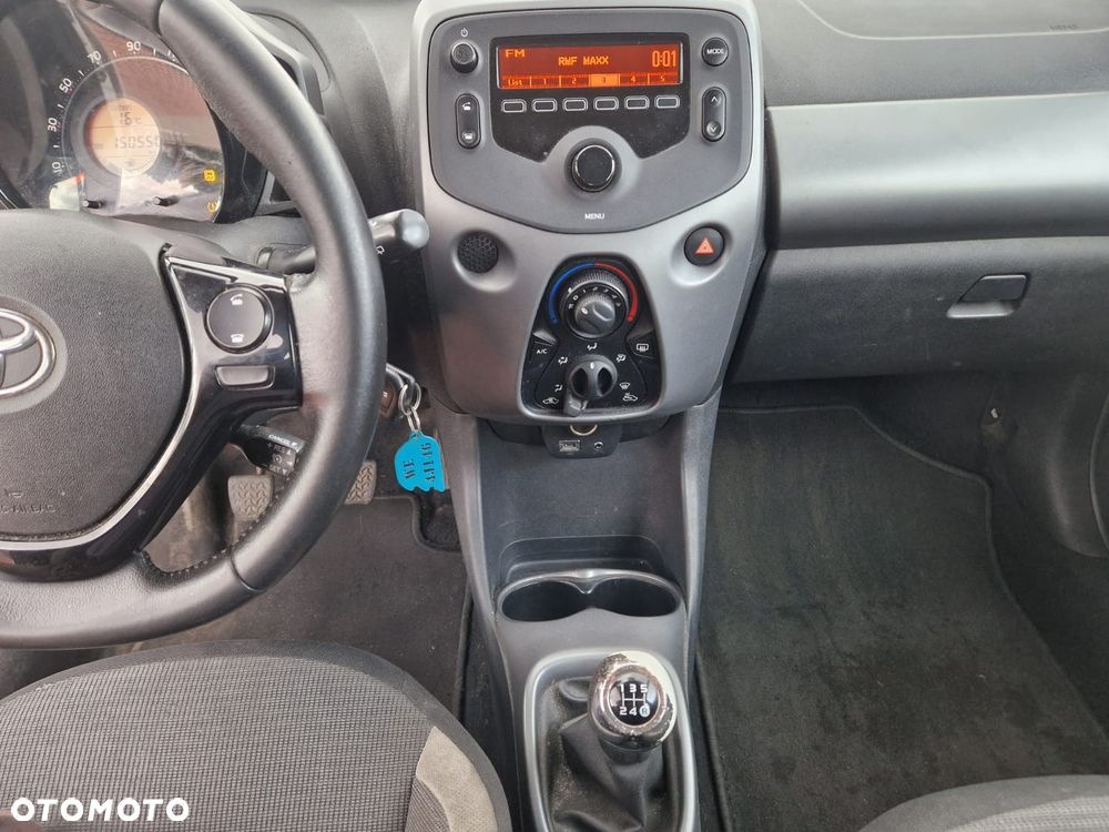 Toyota Aygo x-play - 13