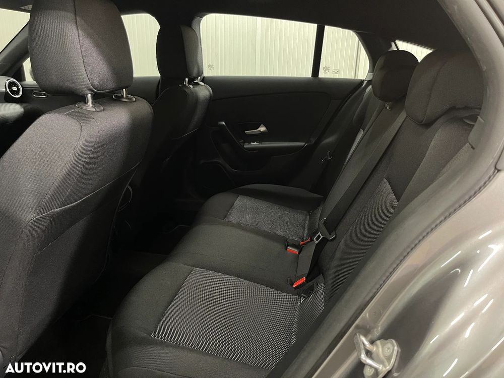 Mercedes-Benz CLA 200 d Shooting Brake - 12