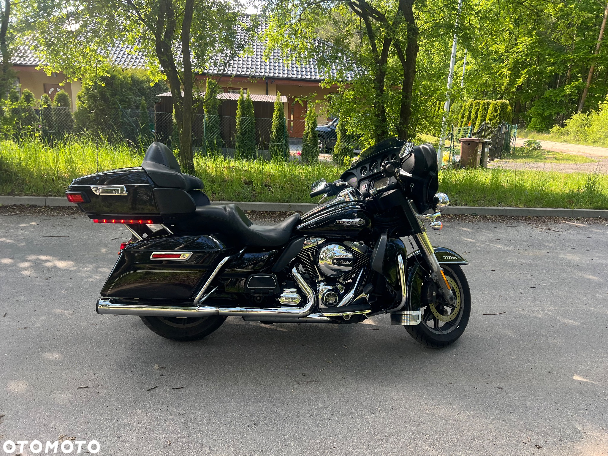 Harley-Davidson FLH Electra Glide - 16