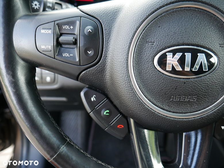 Kia Carens 1.7 CRDi 136 Dream Team Edition - 13