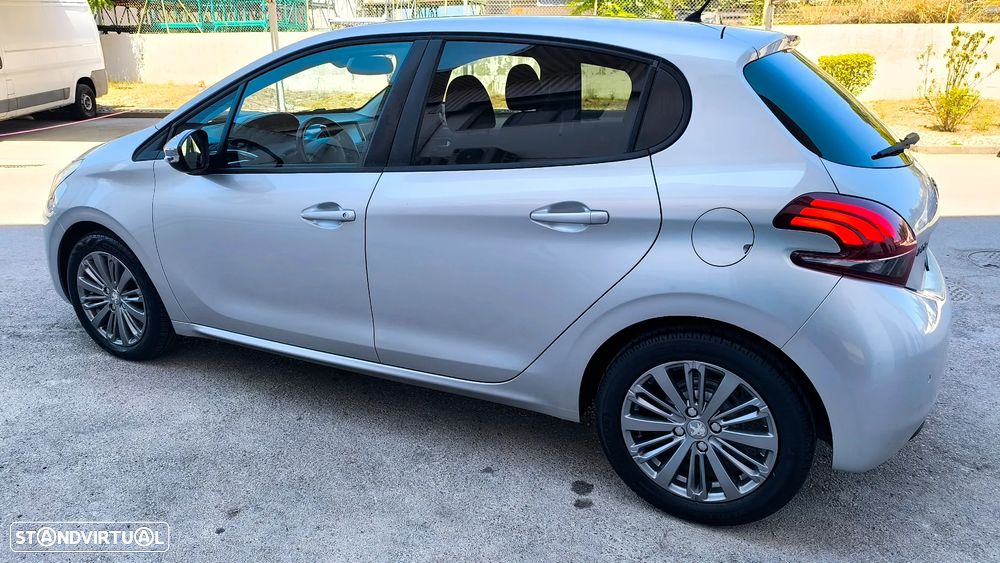 Peugeot 208 1.2 PureTech Style - 3