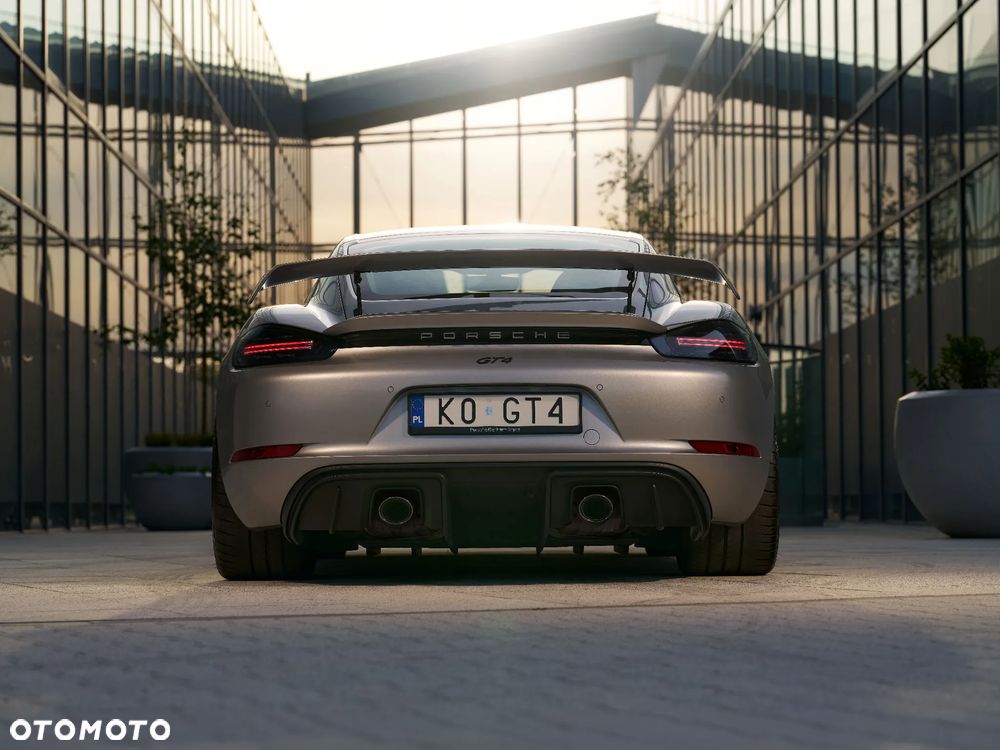 Porsche 718 Cayman GPF GT4 - 4