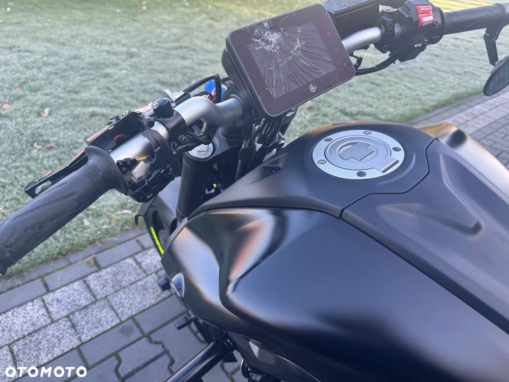 Yamaha MT - 17