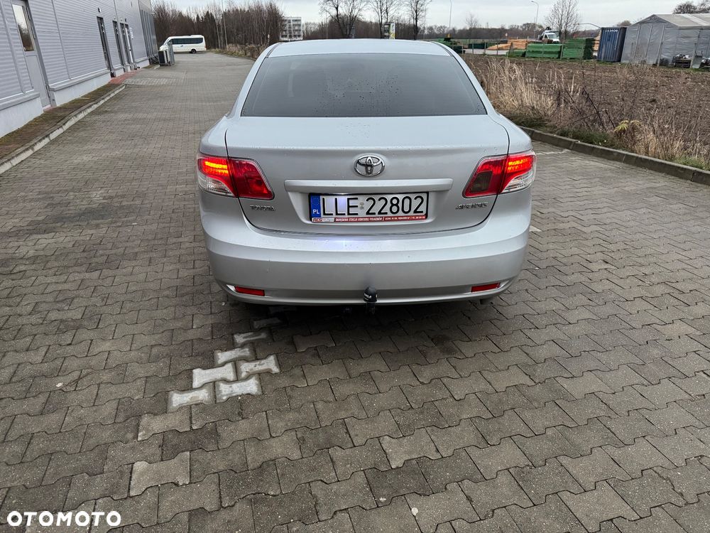 Toyota Avensis 2.0 D-4D - 5