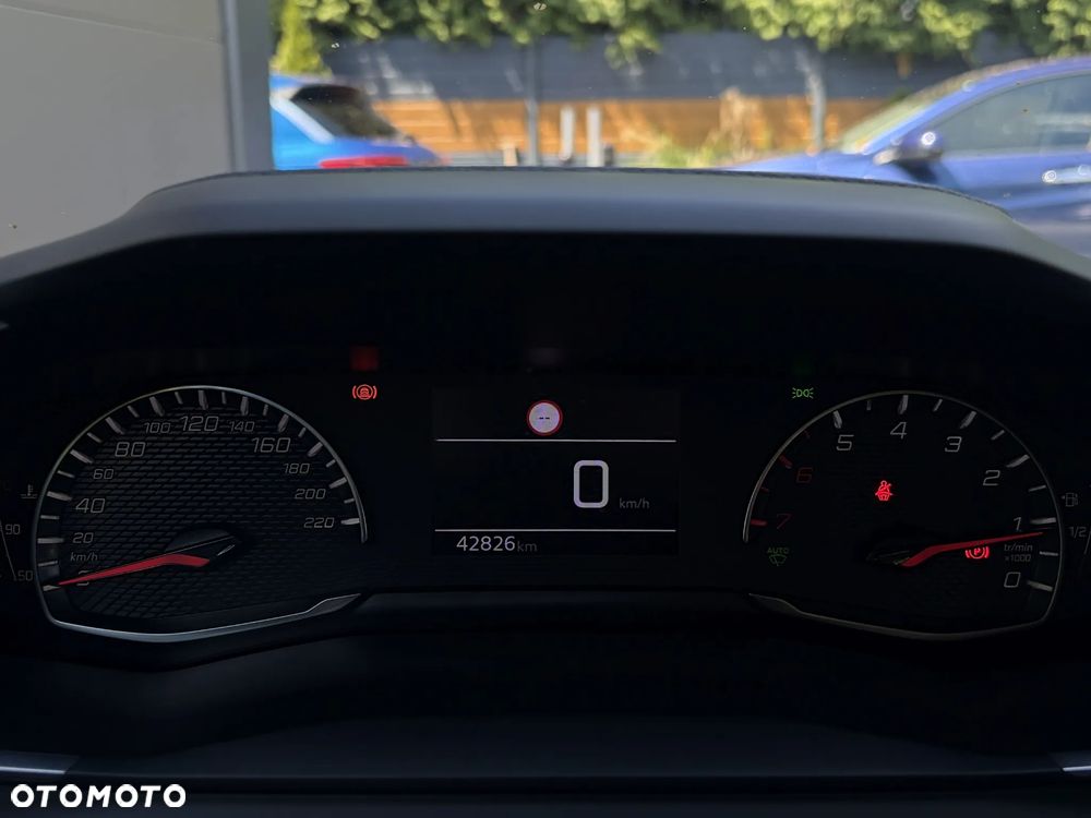 Peugeot 2008 PureTech 100 Allure - 21