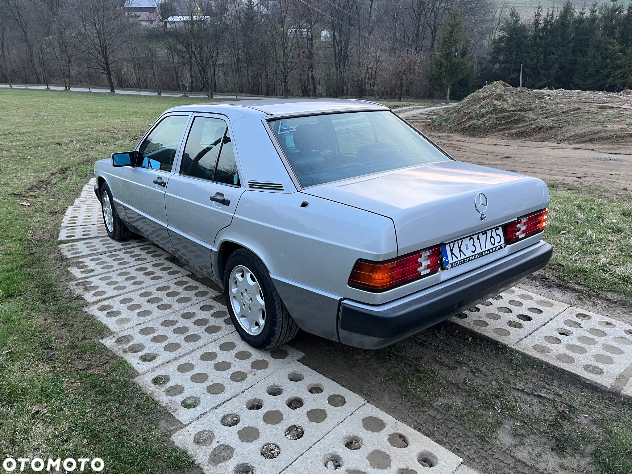 Mercedes-Benz W201 (190) - 8