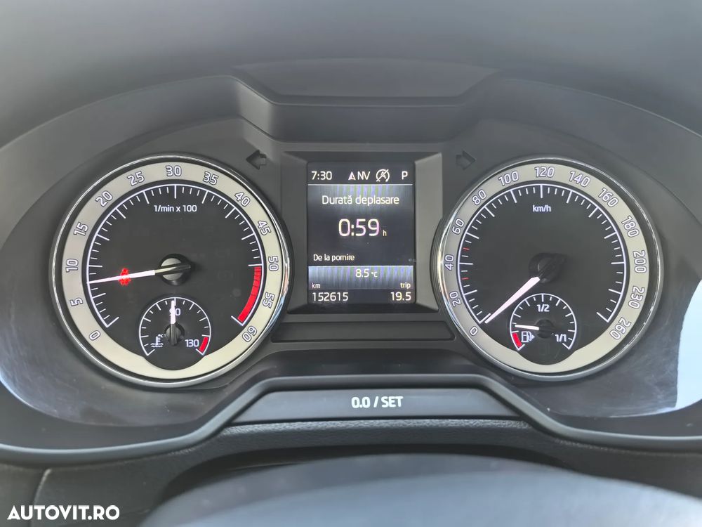 Skoda Octavia 1.6 TDI DSG Style - 22